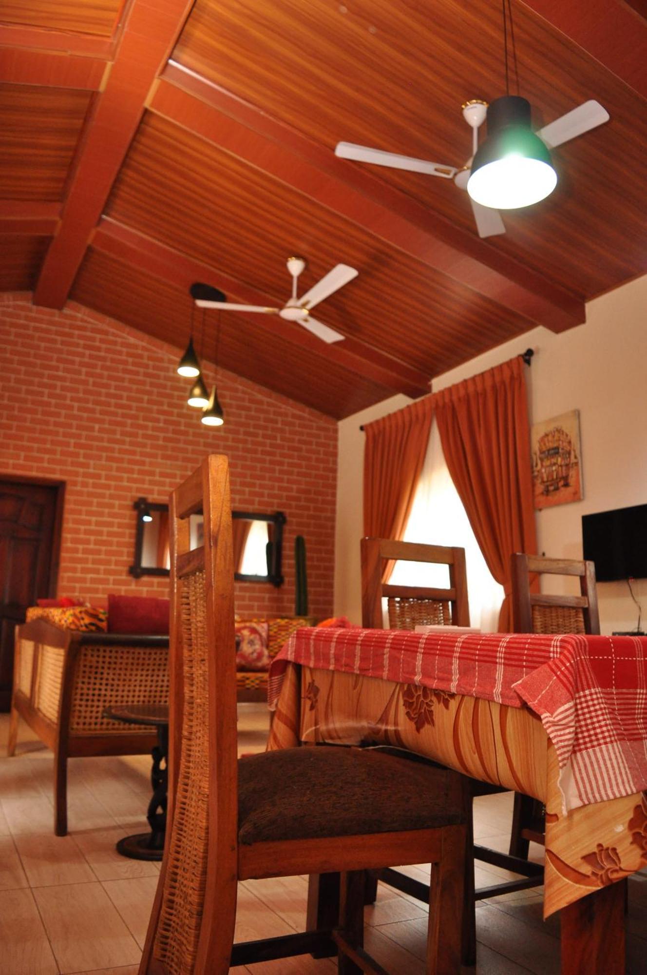 Santa Monica Home Lodge Senchi ภายนอก รูปภาพ