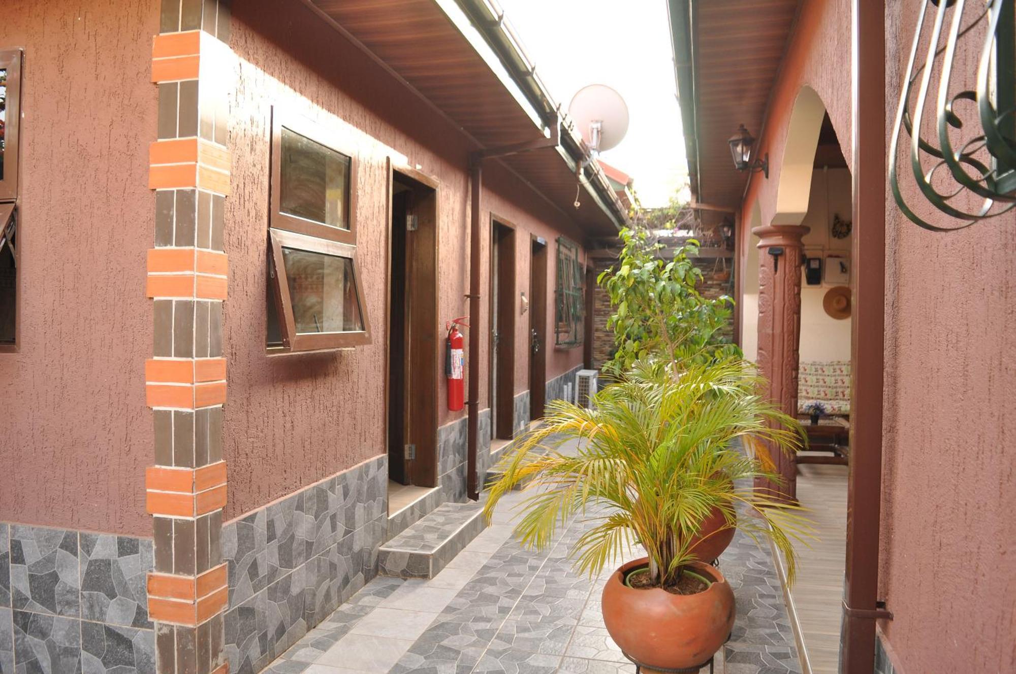 Santa Monica Home Lodge Senchi ภายนอก รูปภาพ