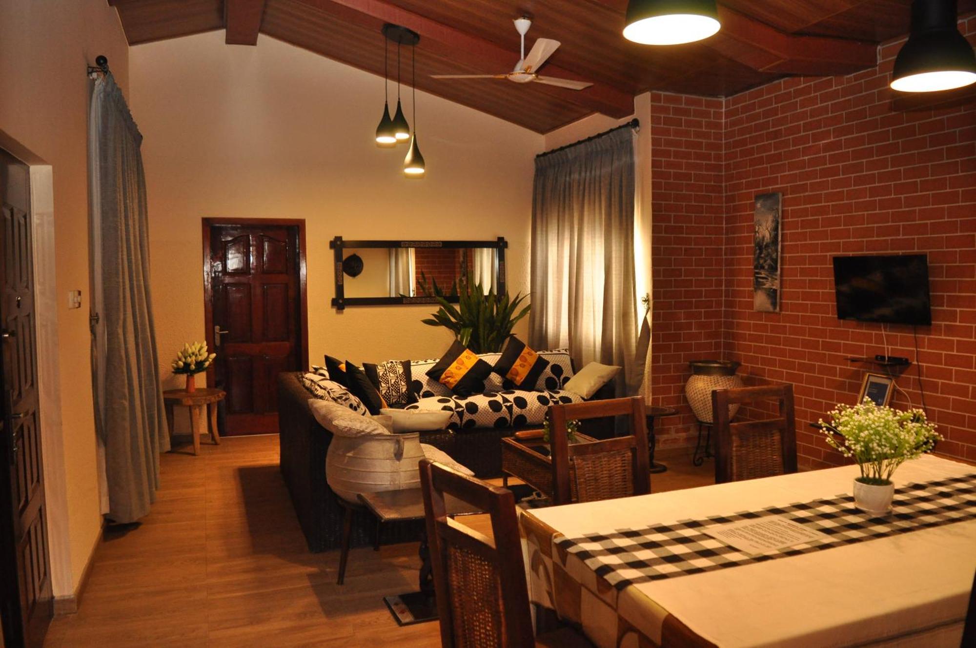 Santa Monica Home Lodge Senchi ภายนอก รูปภาพ